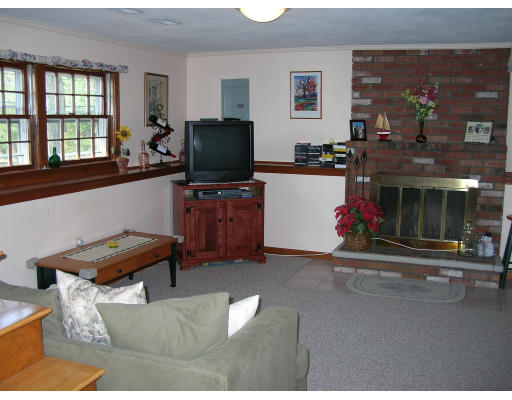 39 Mountain Road Burlington, MA 01803 - Photo 10 of 14 Gallery Image 10