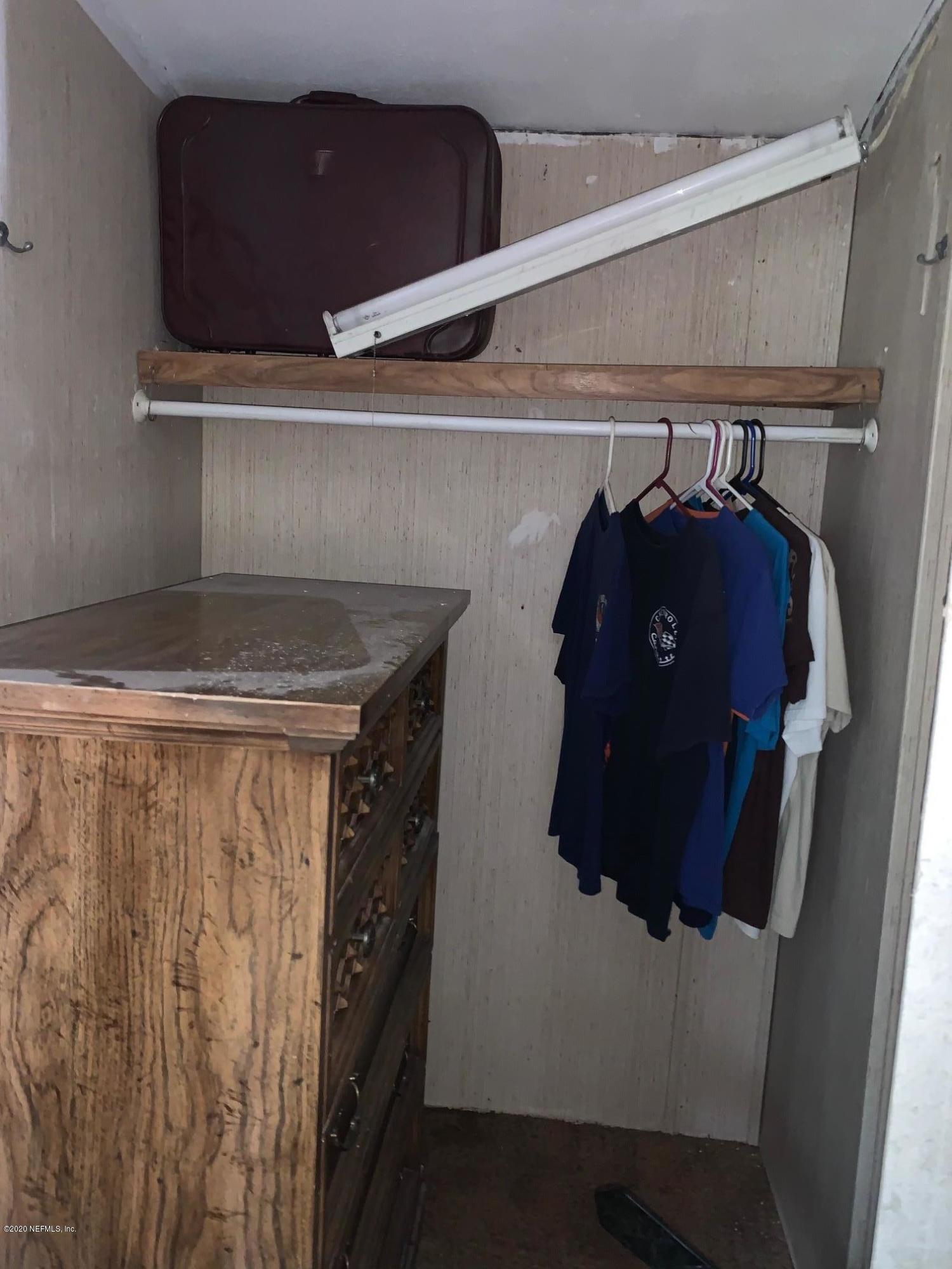 1418 Co Road Crescent City, FL 32112 - Photo 25 of 30 Master closet