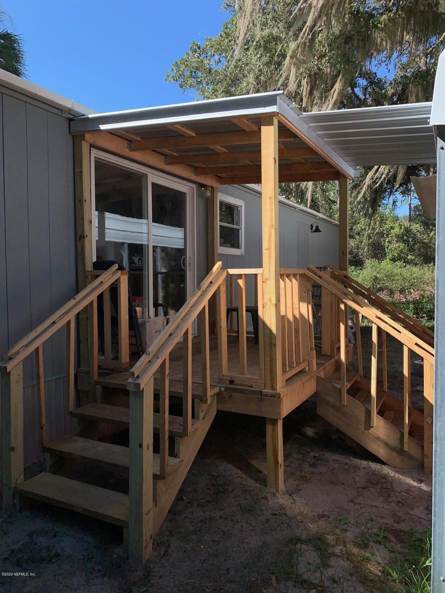1418 Co Road Crescent City, FL 32112 - Photo 8 of 30 Back deck