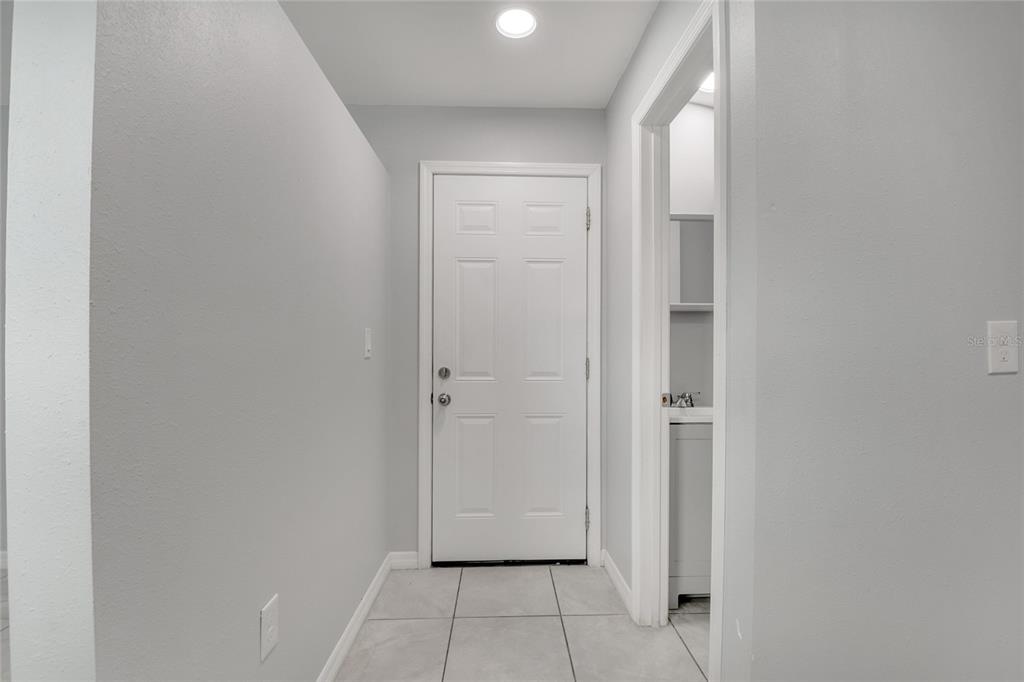 113 Jay Drive Altamonte Springs, FL 32714 - Photo 4 of 14 a view of an empty room