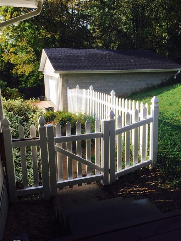 45 Fulton Road Canonsburg, PA 15317 - Photo 7 of 25 Nice White Picket Fence.