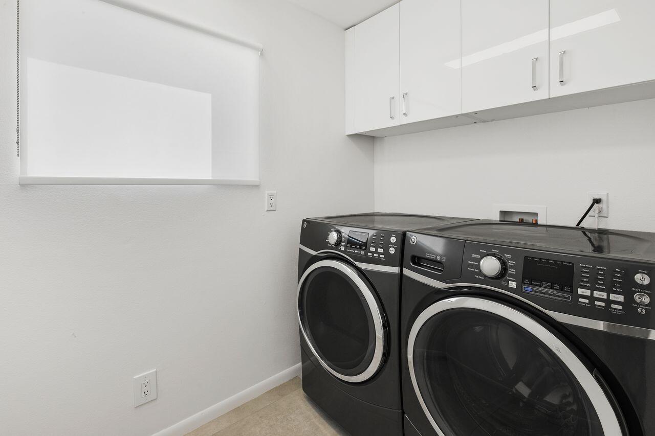 411 East Racquet Club Road Palm Springs, CA 92262 - Photo 15 of 35 Laundry (off Kitchen)