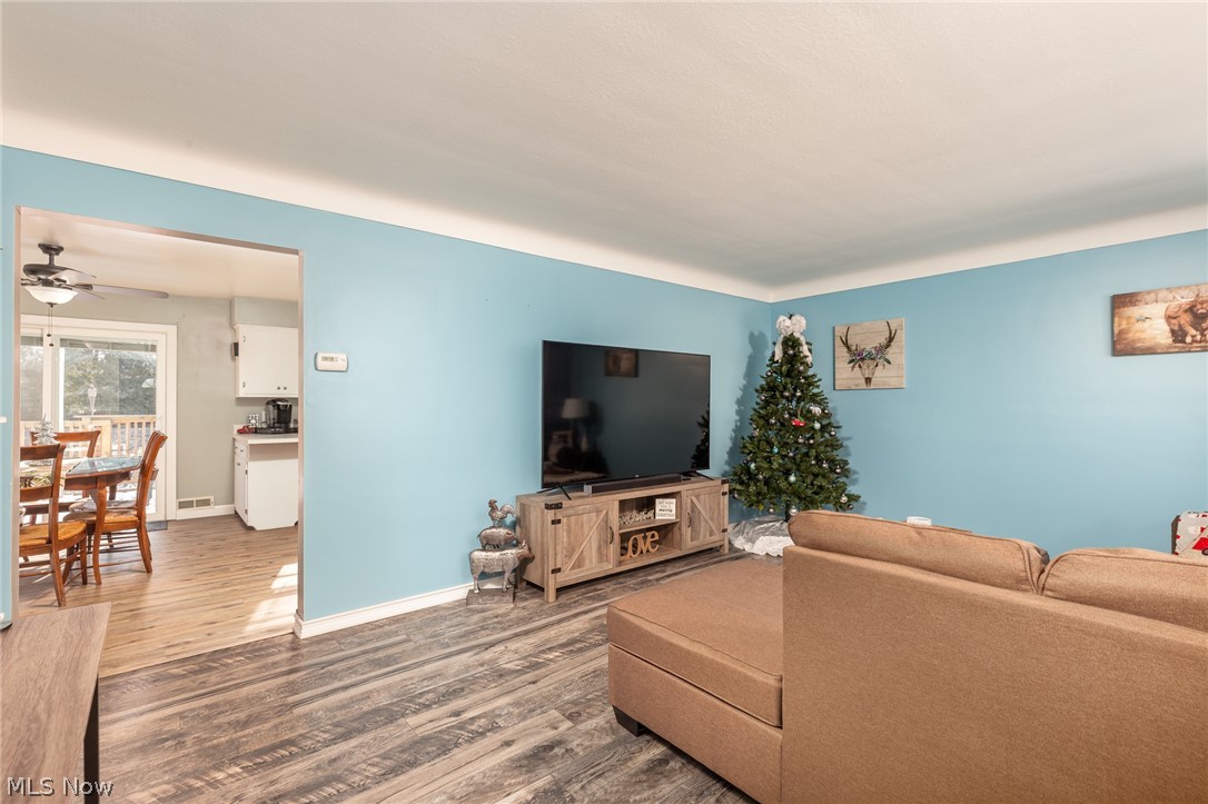 9685 Reichert Road Parma, OH 44130 - Photo 9 of 25