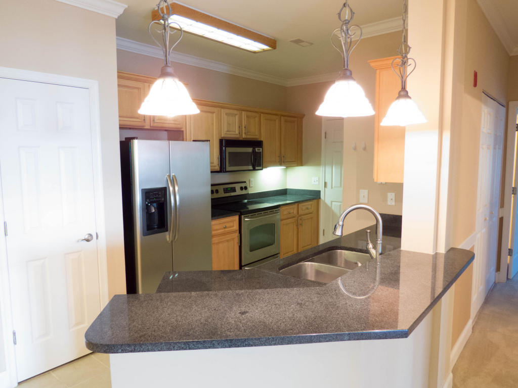 1984 Folly Road, Unit B107 Charleston, SC 29412 - Photo 4 of 13 4