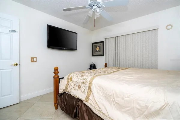 $670,000 | 6013 Crystal View Drive, Orlando, FL 32819