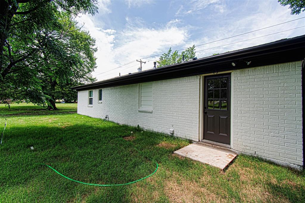 551 East Burks Street Pilot Point, TX 76258 - Photo 28 of 29