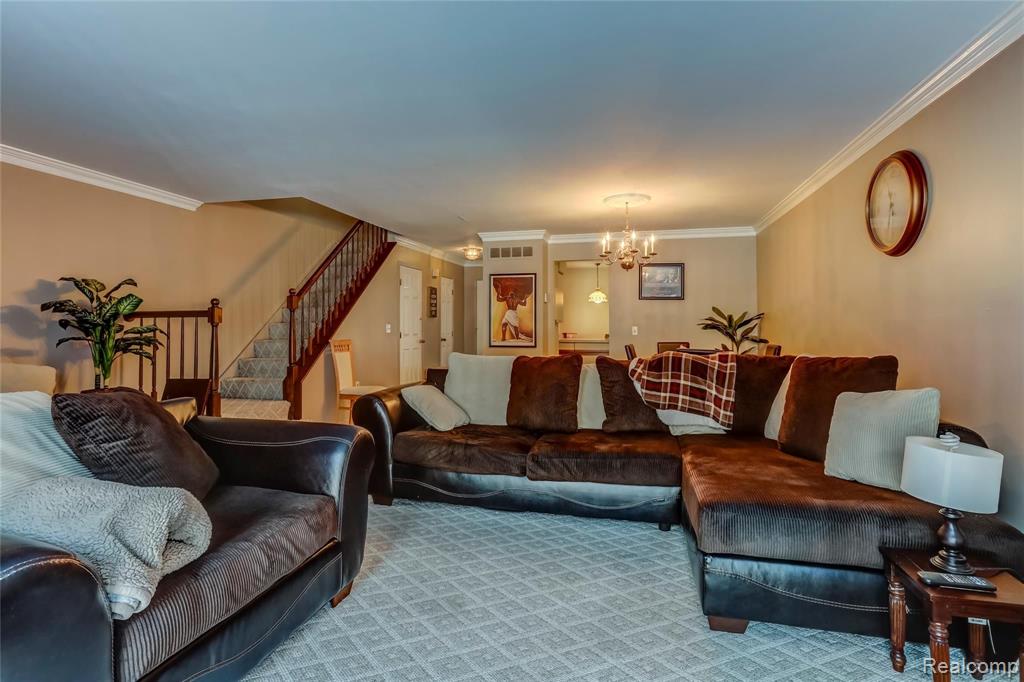 520 Tennyson Rochester Hills, MI 48307 - Photo 7 of 25
