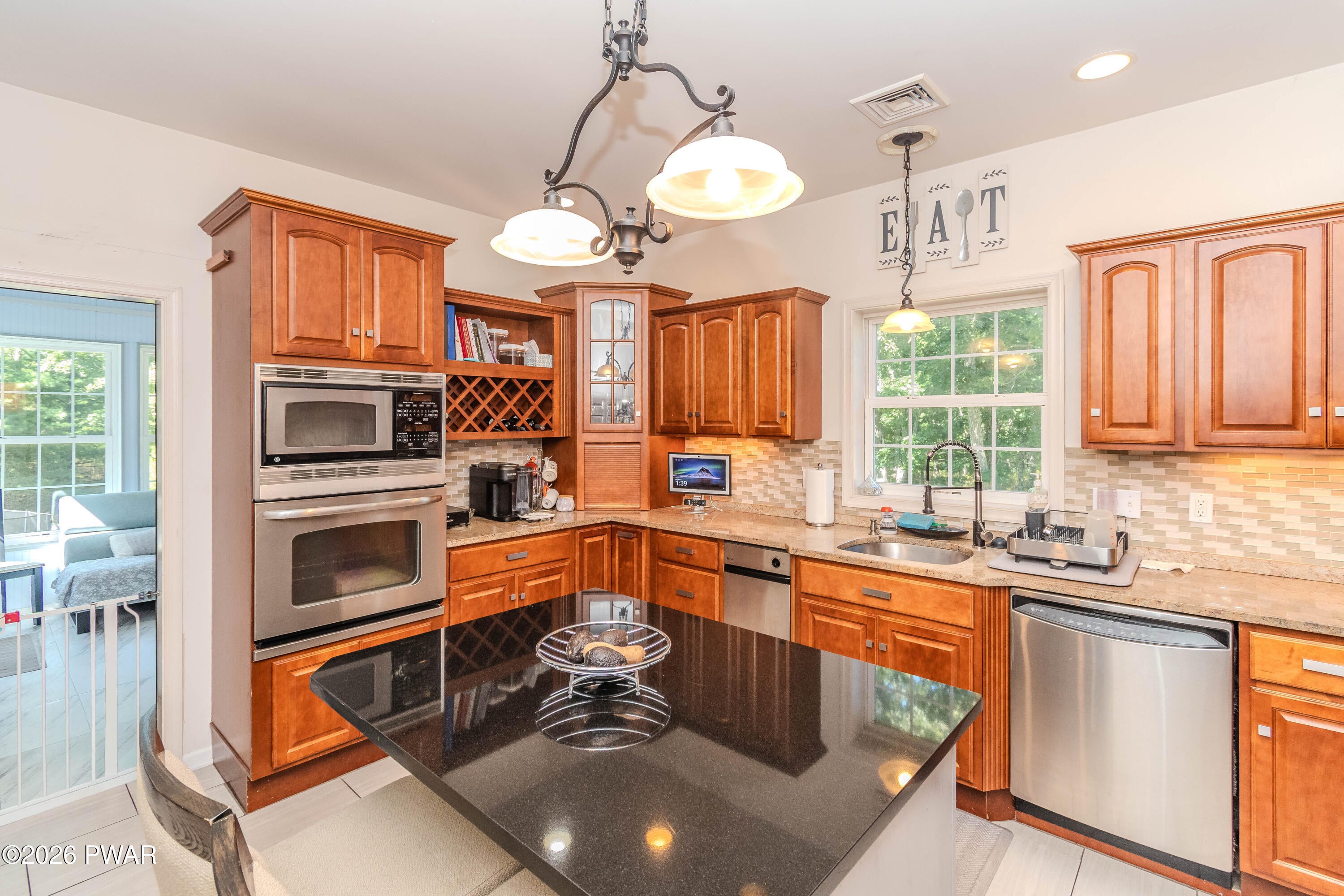 162 Oak Ridge Drive Milford, PA 18337 - Photo 4 of 54 Gallery Image 4