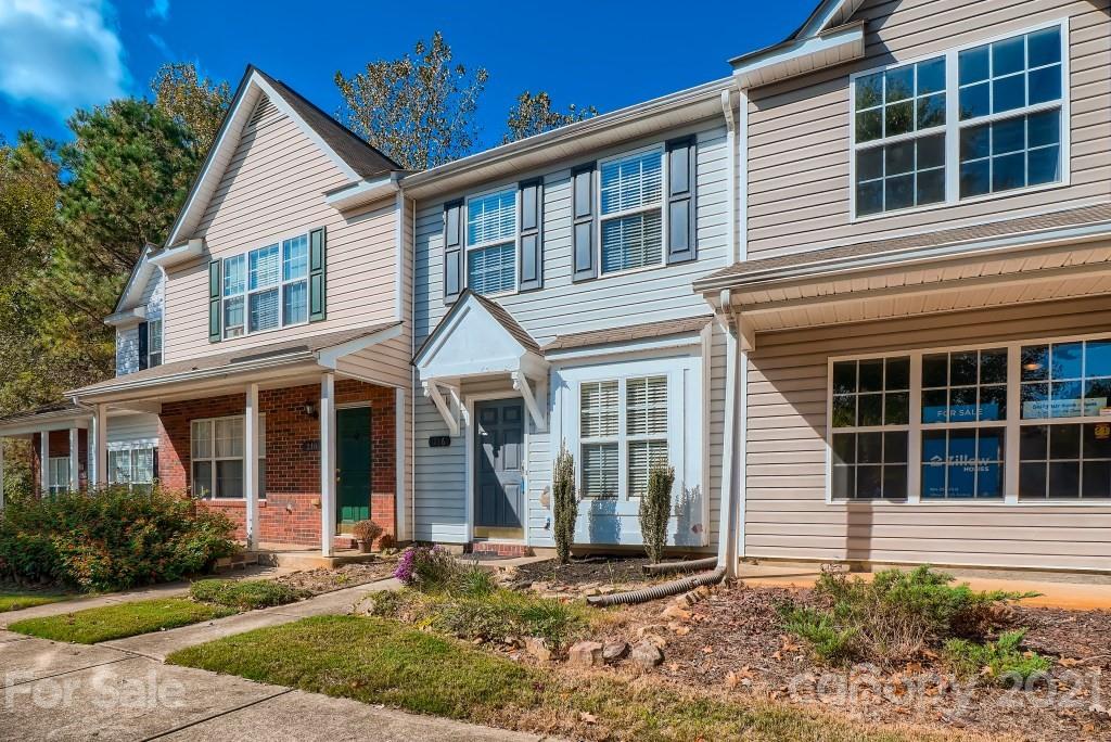 216 Butler Place Fort Mill, SC 29715 - Photo 2 of 33 Gallery Image 2