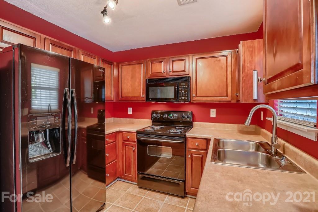 216 Butler Place Fort Mill, SC 29715 - Photo 11 of 33 Gallery Image 11