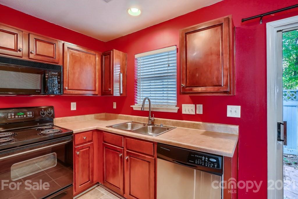 216 Butler Place Fort Mill, SC 29715 - Photo 12 of 33 Gallery Image 12