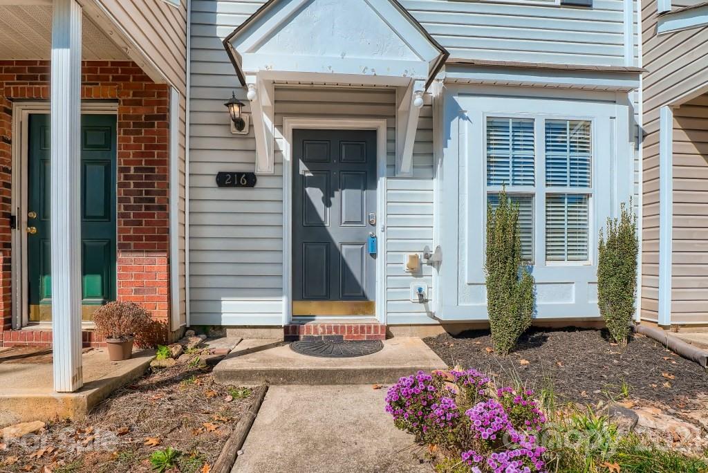 216 Butler Place Fort Mill, SC 29715 - Photo 5 of 33 Gallery Image 5