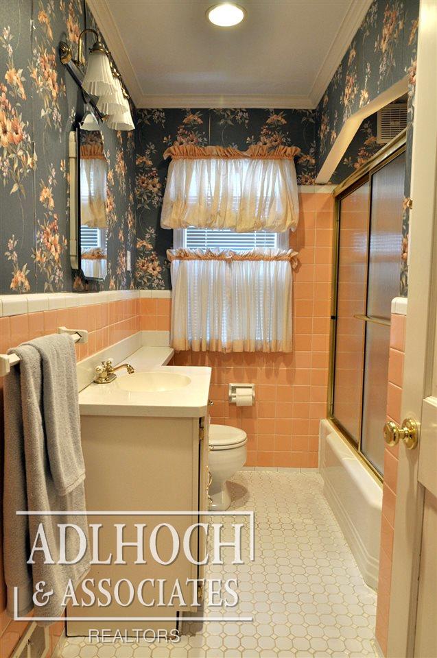 379 Ridgemont Road Grosse Pointe Farms, MI 48236 - Photo 10 of 16