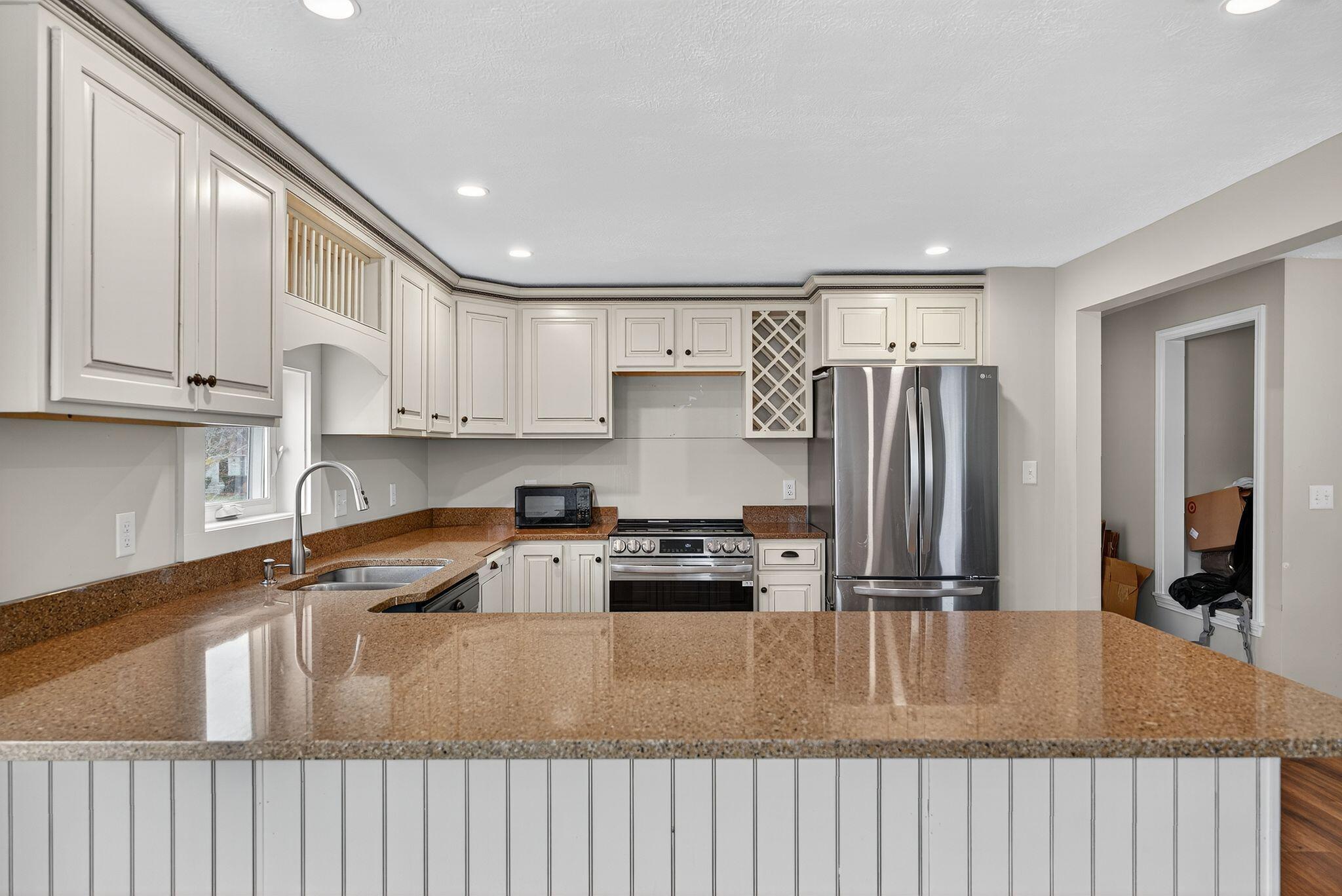 37 Douglas Avenue Saco, ME 04072 - Photo 12 of 39 22_DSC06335