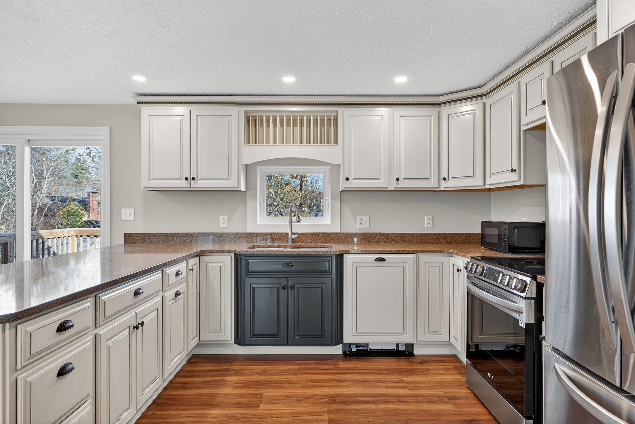 37 Douglas Avenue Saco, ME 04072 - Photo 13 of 39 DSC08408