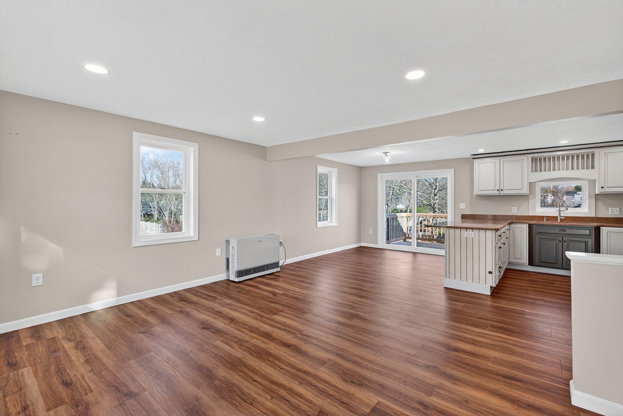 37 Douglas Avenue Saco, ME 04072 - Photo 8 of 39 DSC08447