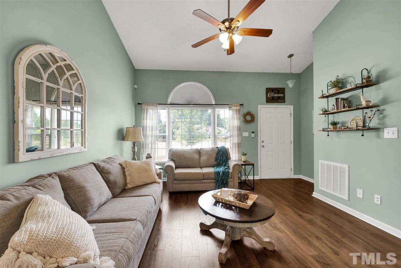 7904 Tobin Place Raleigh, NC 27612 - Photo 4 of 28 Gallery Image 4