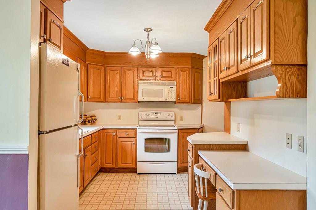 55 Porter Road East Longmeadow, MA 01028 - Photo 5 of 38 Gallery Image 5