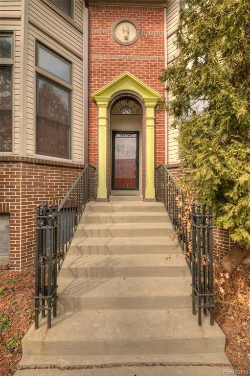 1242 Labrosse Street Detroit, MI 48226 - Photo 3 of 55