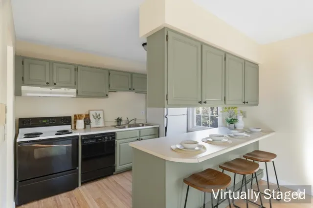 $285,000 | 96 Twin Oaks Terrace, South Burlington, VT 05403