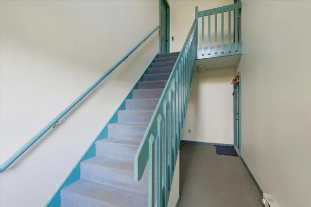 $285,000 | 96 Twin Oaks Terrace, South Burlington, VT 05403