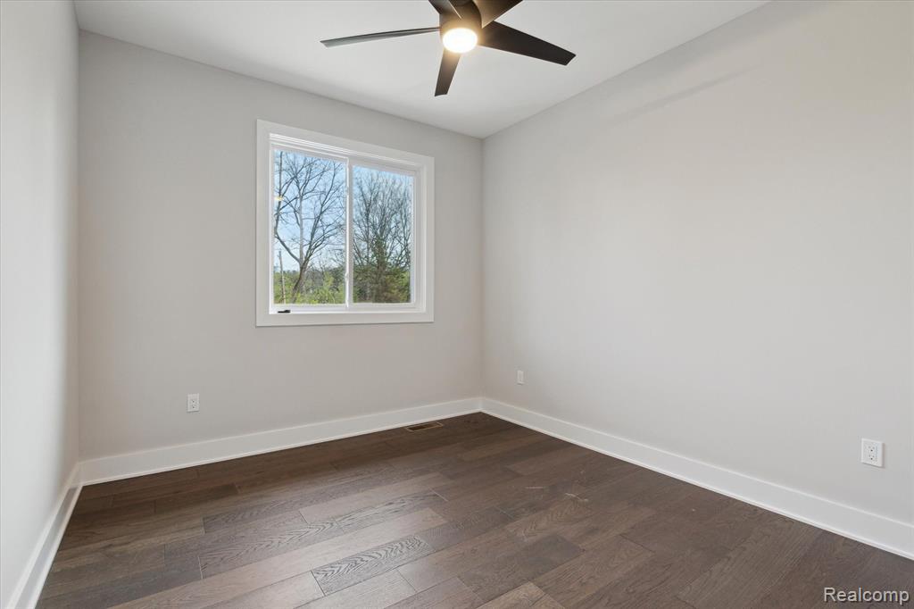 9 Annandale Road Leonard, MI 48367 - Photo 31 of 54