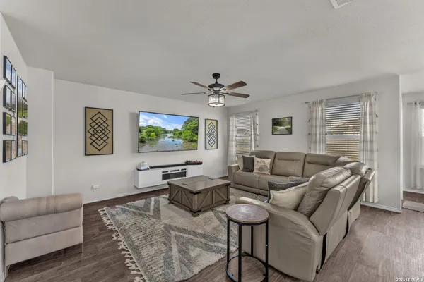 $2,000 | 1045 Pacific Monarch, San Antonio, TX 78253