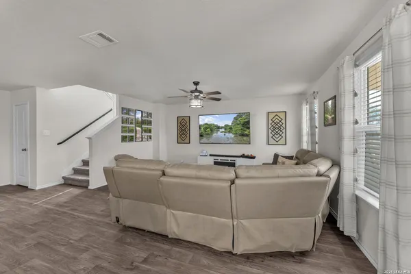 $2,000 | 1045 Pacific Monarch, San Antonio, TX 78253