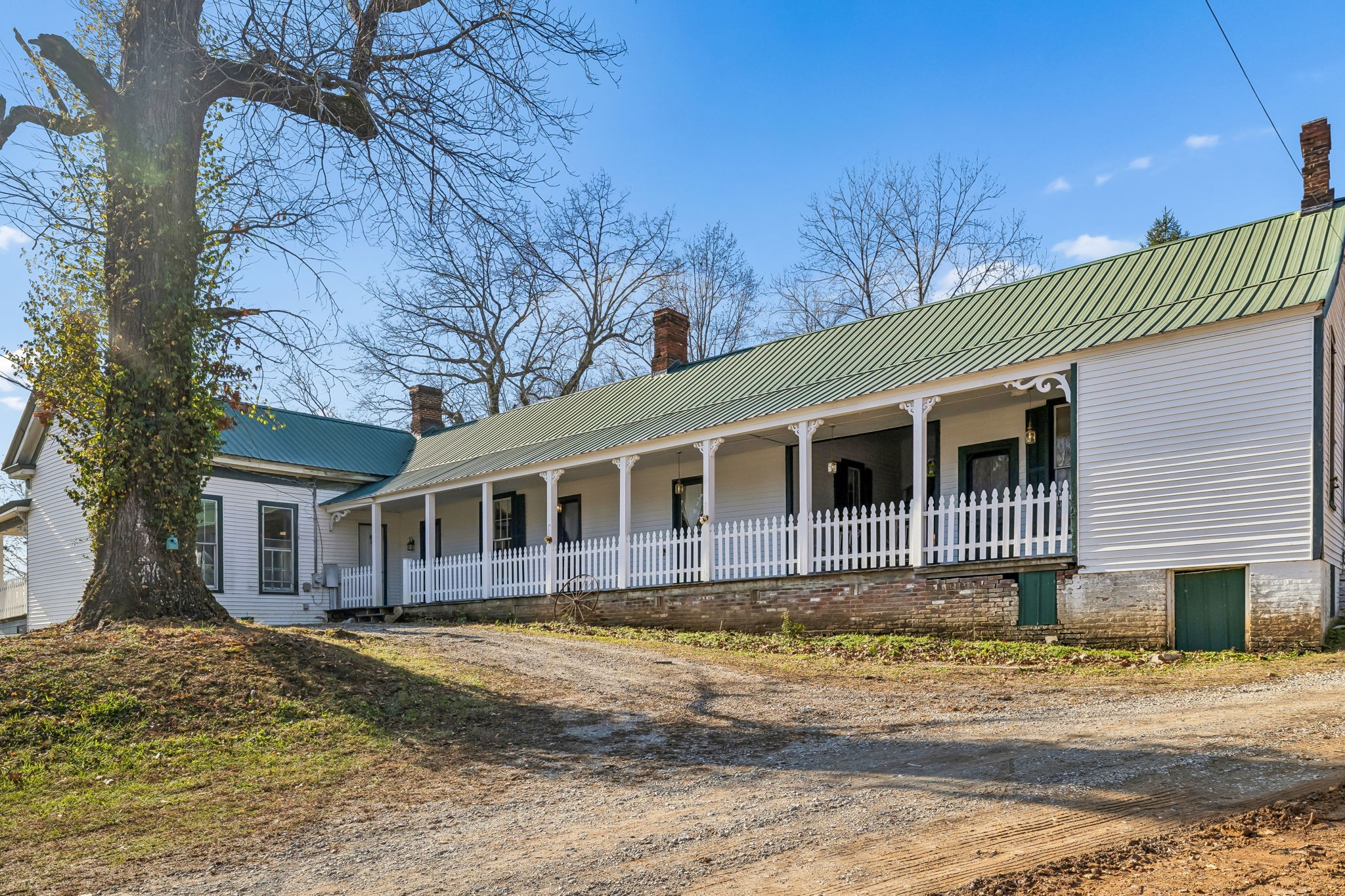 375 Highway 13 Waverly, TN 37185 - Photo 2 of 78