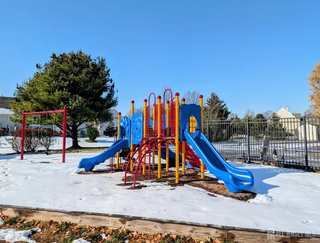 $2,400 | 62 Colleen Court, Kendall Park, NJ 08824