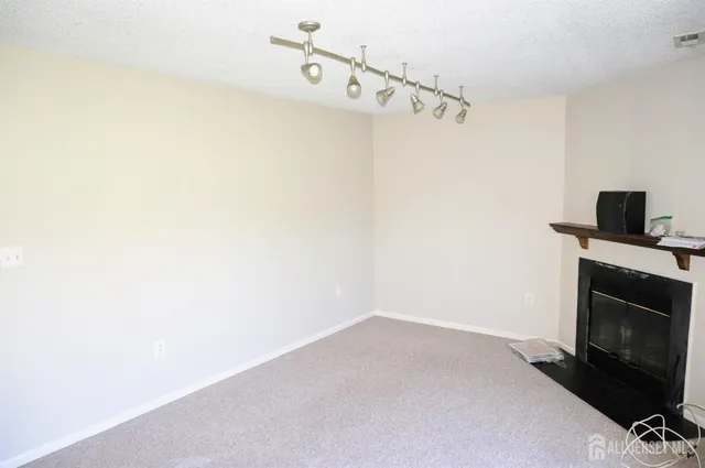 $2,400 | 62 Colleen Court, Kendall Park, NJ 08824