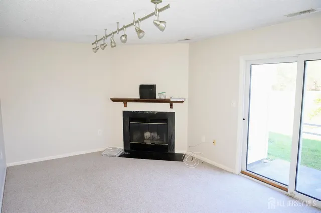 $2,400 | 62 Colleen Court, Kendall Park, NJ 08824