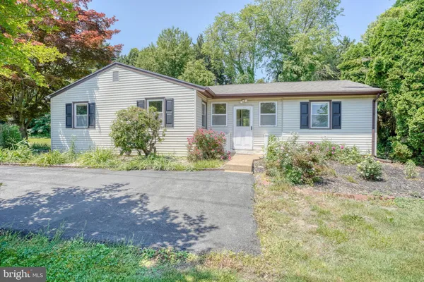 $330,000 | 2481 Dupont Parkway, Middletown, DE 19709