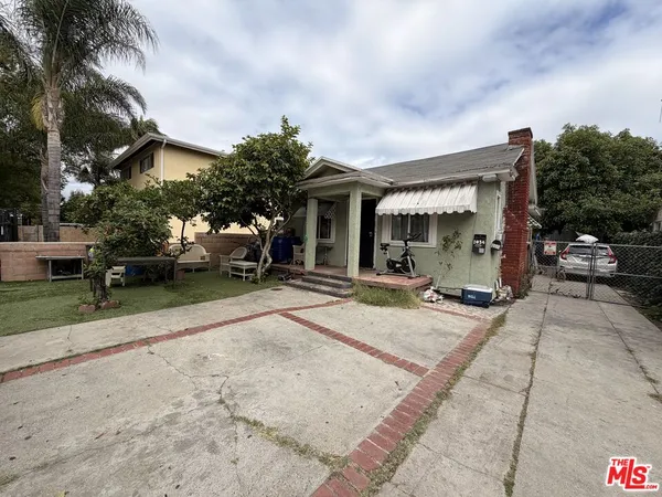 $1,400,000 | 1032 North Ridgewood Place, Los Angeles, CA 90038