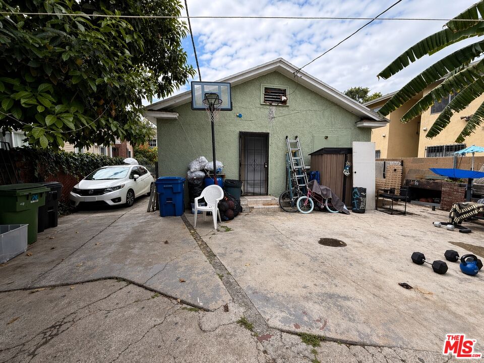 1032 North Ridgewood Place Los Angeles, CA 90038 - Photo 6 of 6