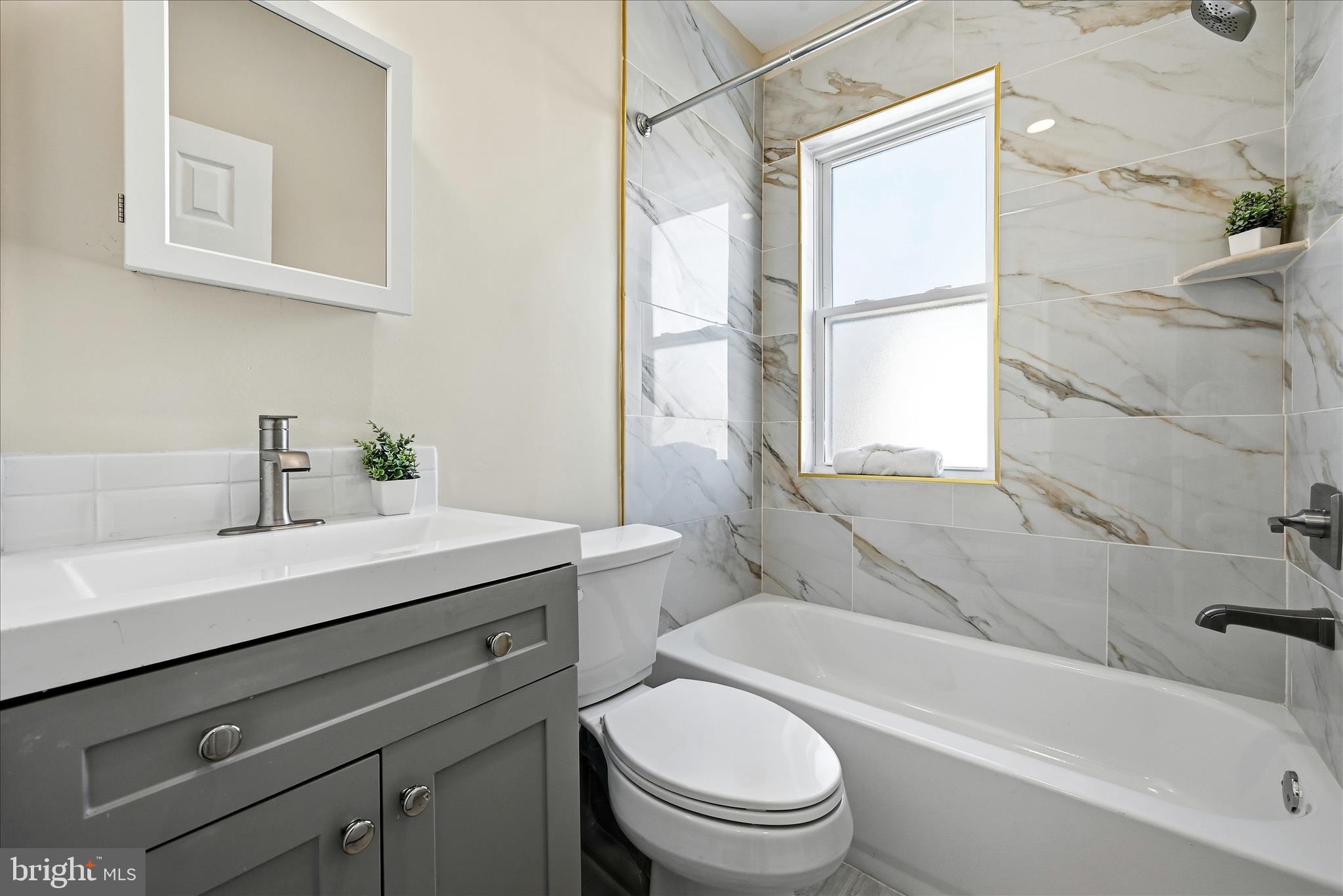 633 18th Street Northeast Washington, DC 20002 - Photo 18 of 30 Bathroom
