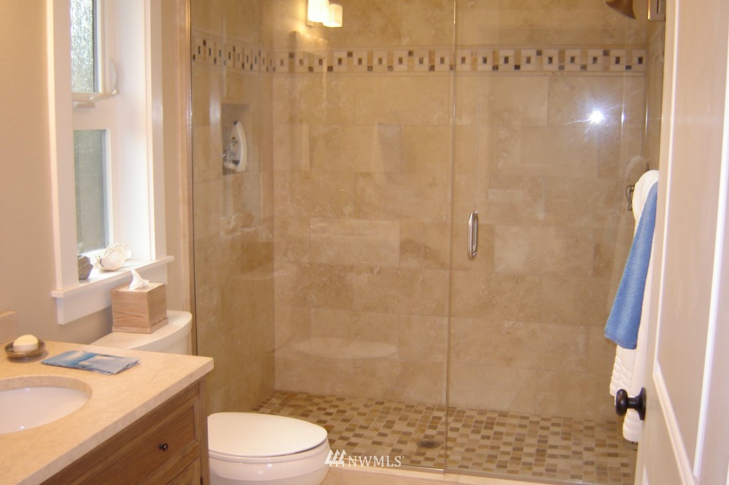 5260 East Grapeview Loop Road Allyn, WA 98524 - Photo 22 of 25 Gallery Image 22