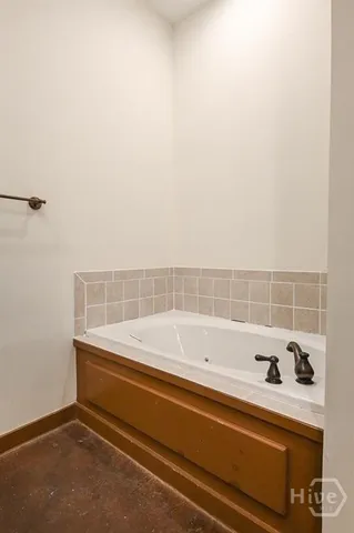 $1,350 | 250 Martha Drive, Unit 304, Athens, GA 30606