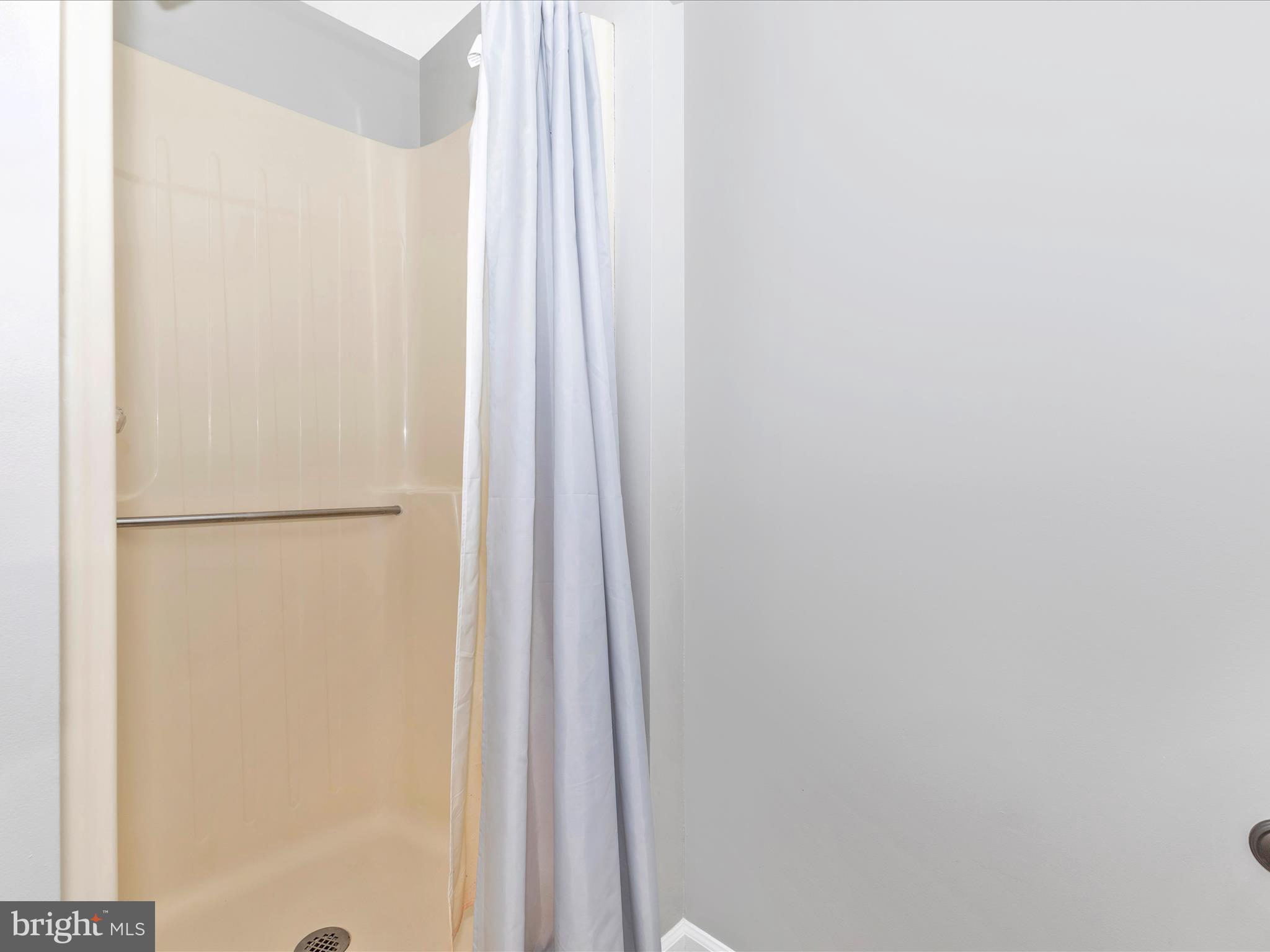 8204 Red Wing Court Frederick, MD 21701 - Photo 22 of 72 Primary Bathroom