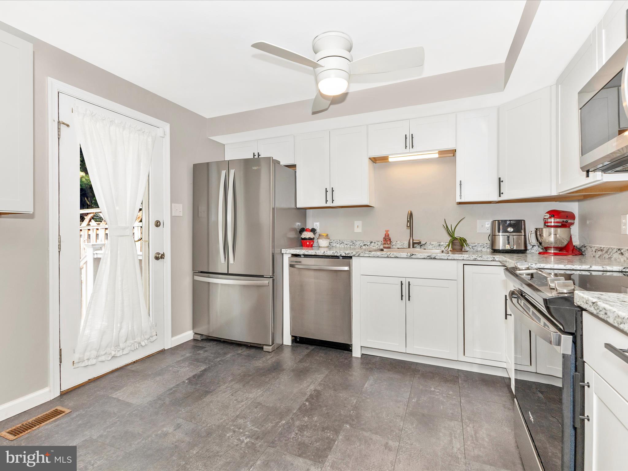 8204 Red Wing Court Frederick, MD 21701 - Photo 10 of 72 Kitchen