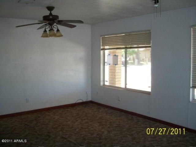 5232 West Monte Vista Road Phoenix, AZ 85035 - Photo 4 of 8 family room