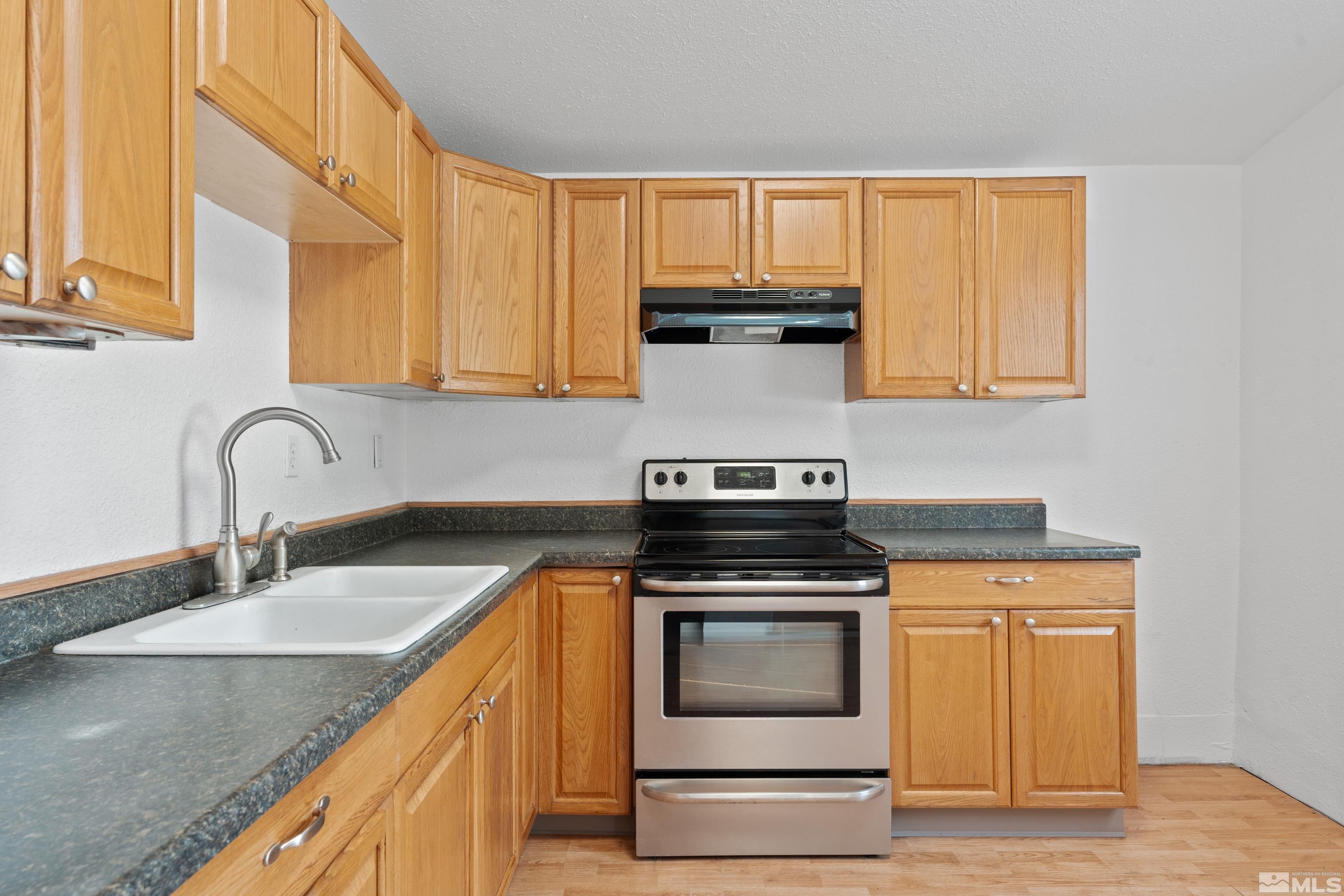 517 St Sparks, NV 89431 - Photo 10 of 35 Photo 10