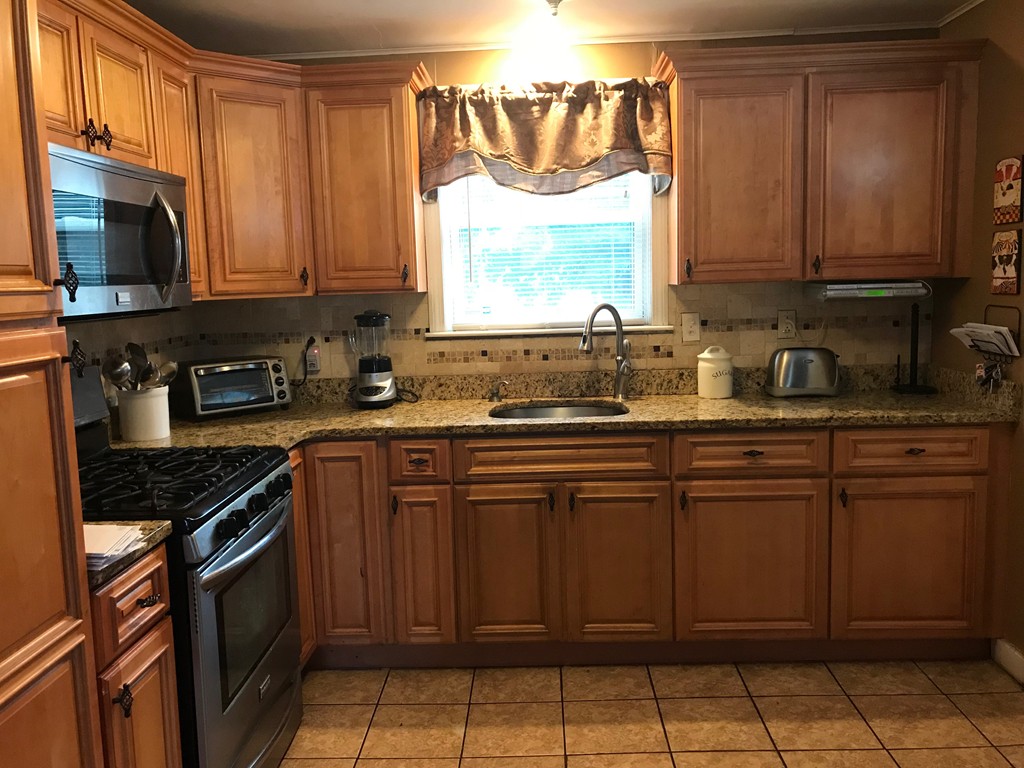 9 Derry Road Boston, MA 02136 - Photo 4 of 15 Gallery Image 4