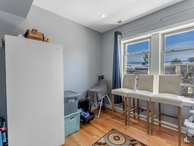 $215,000 | 5717 North Kimball Avenue, Unit 2N, Chicago, IL 60659