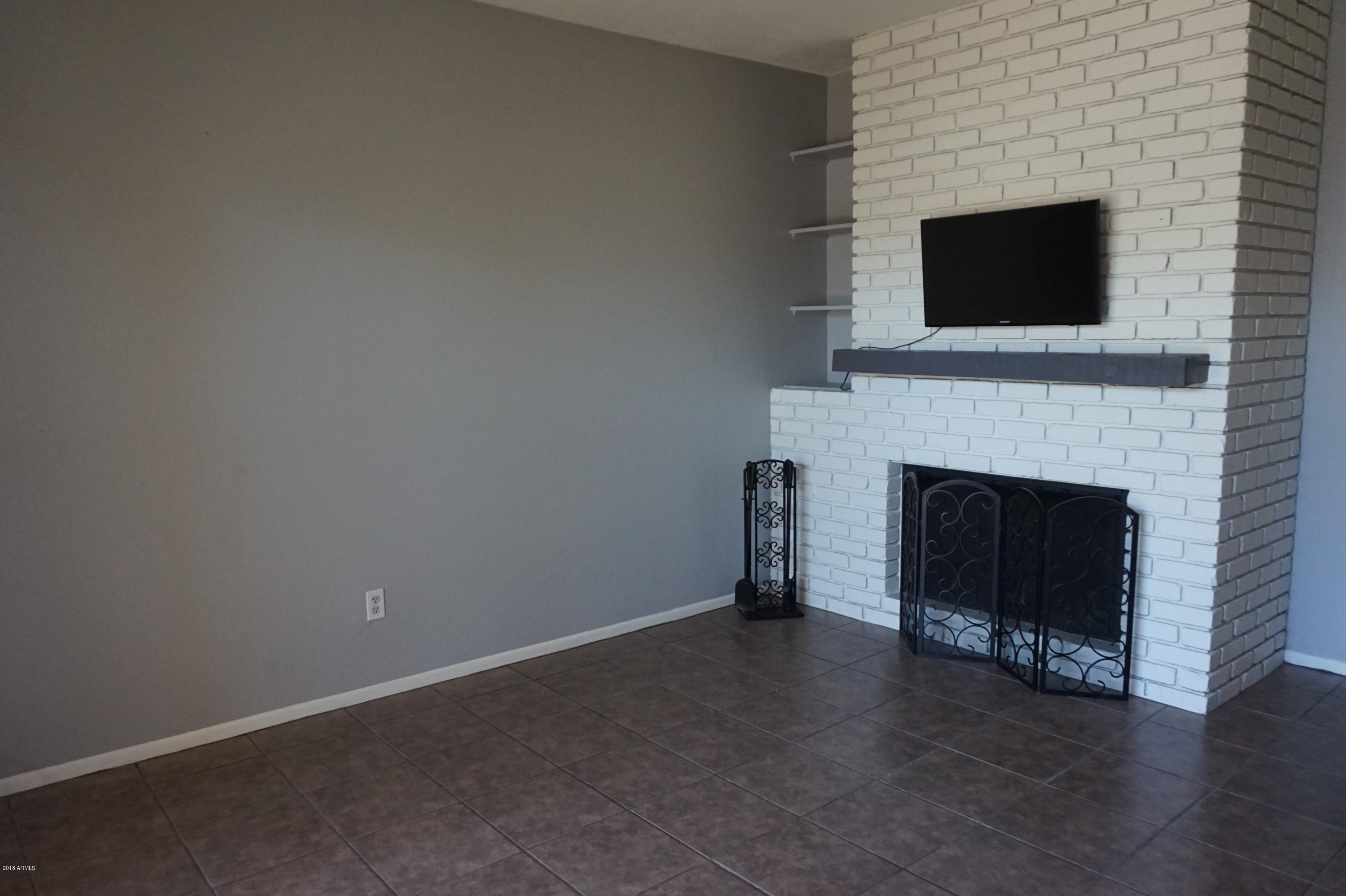 2243 West Vineyard Road Tempe, AZ 85282 - Photo 2 of 10 DSC08172