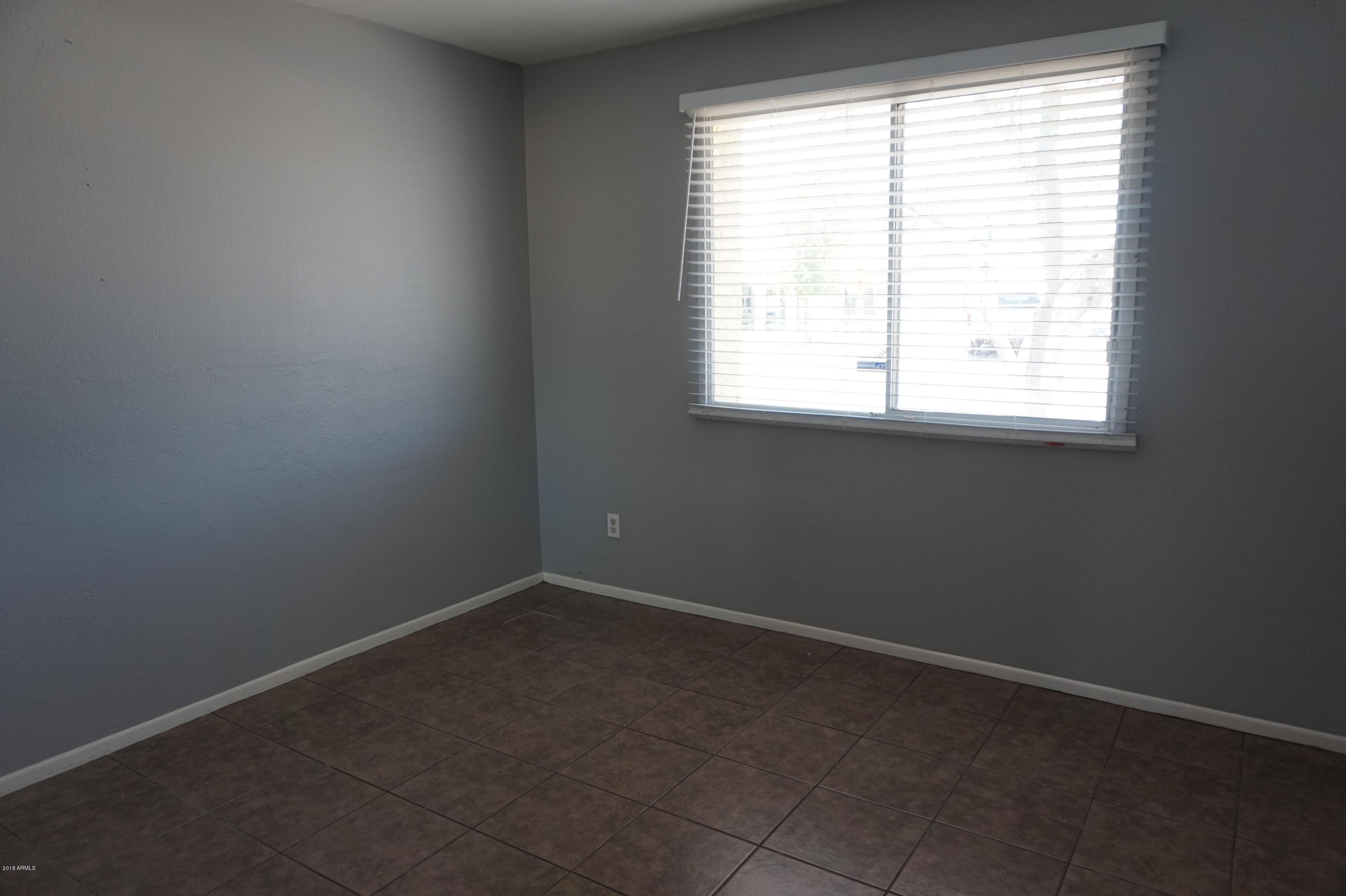 2243 West Vineyard Road Tempe, AZ 85282 - Photo 3 of 10 DSC08177