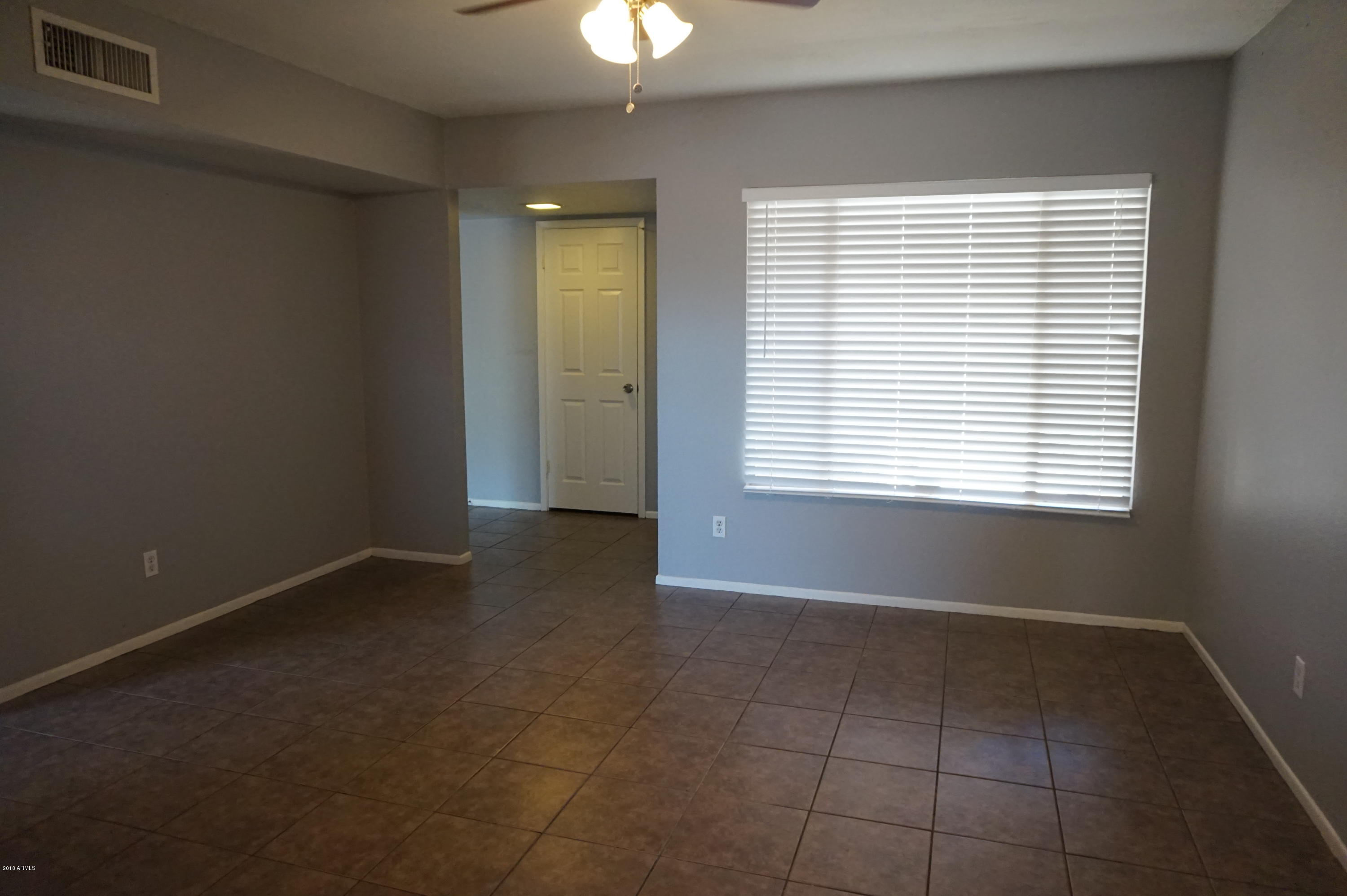 2243 West Vineyard Road Tempe, AZ 85282 - Photo 6 of 10 DSC08181