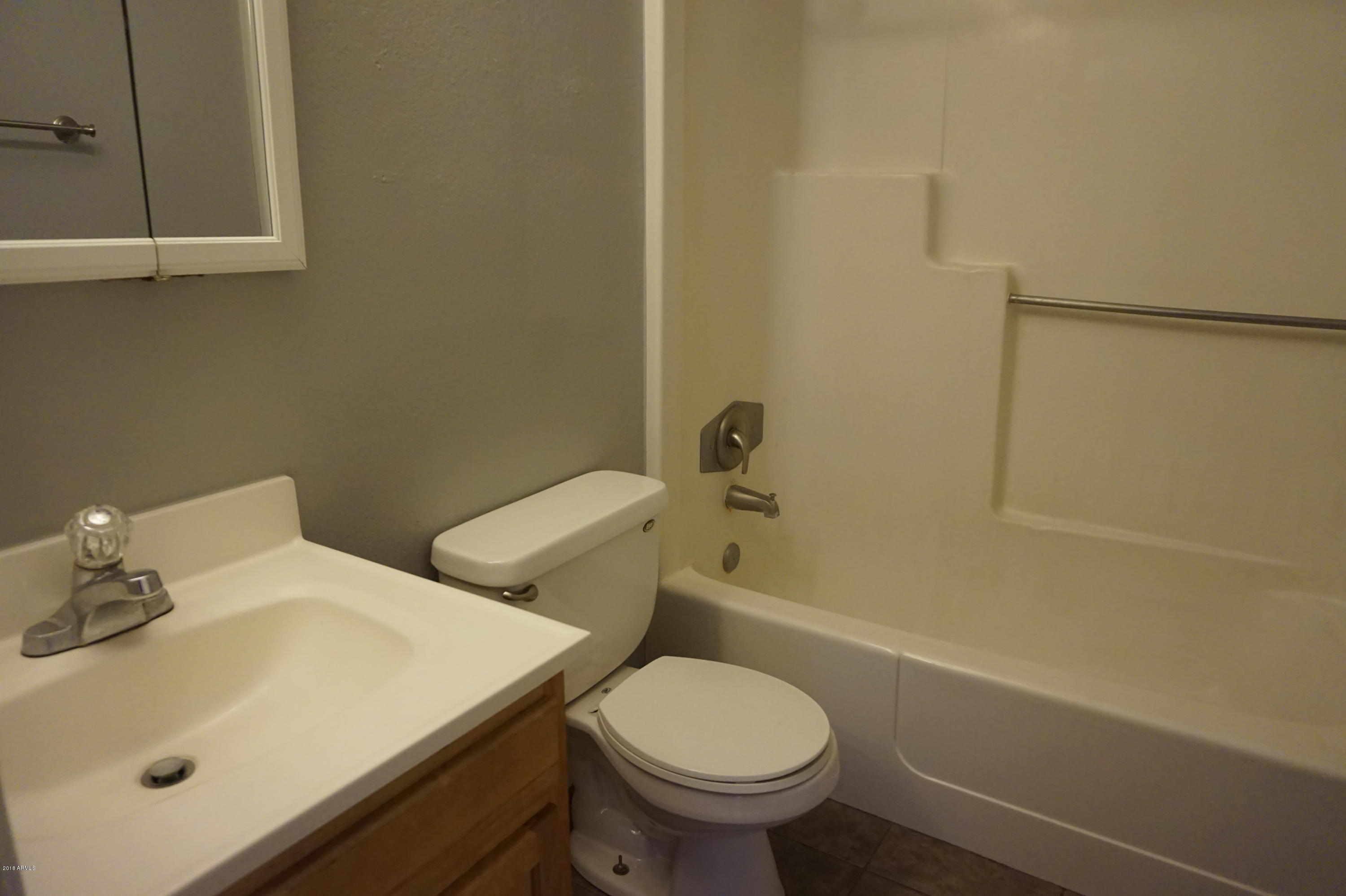2243 West Vineyard Road Tempe, AZ 85282 - Photo 7 of 10 DSC08176