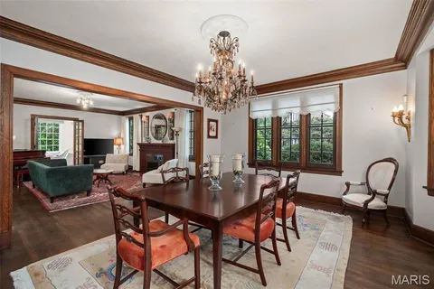 $1,150,000 | 445 Algonquin Place, Webster Groves, MO 63119
