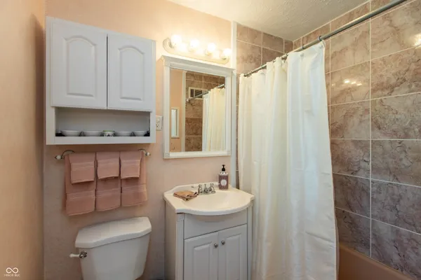 $329,900 | 831 North Drive, Seymour, IN 47274